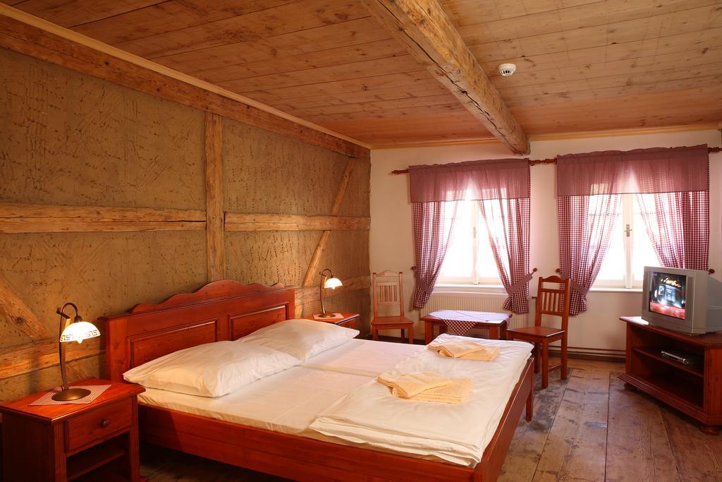 Hotel Hradni Basta Bečov nad Teplou Esterno foto