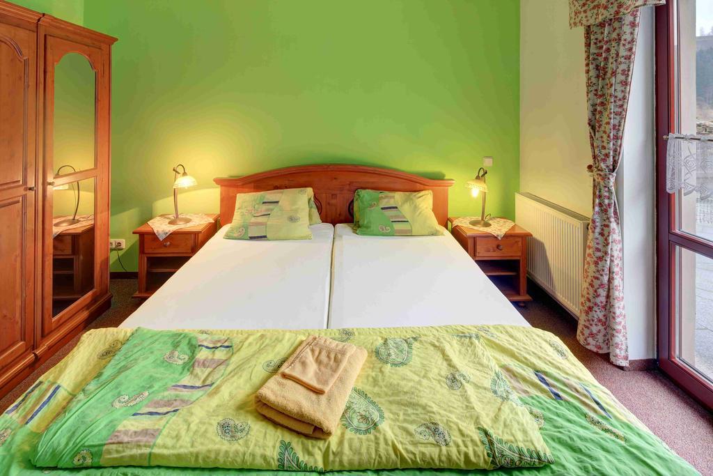 Hotel Hradni Basta Bečov nad Teplou Esterno foto