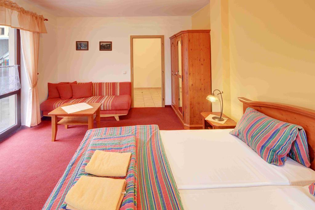 Hotel Hradni Basta Bečov nad Teplou Esterno foto