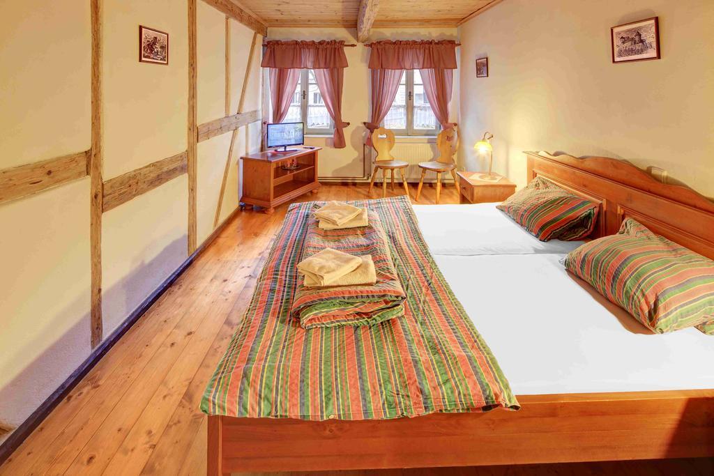 Hotel Hradni Basta Bečov nad Teplou Esterno foto
