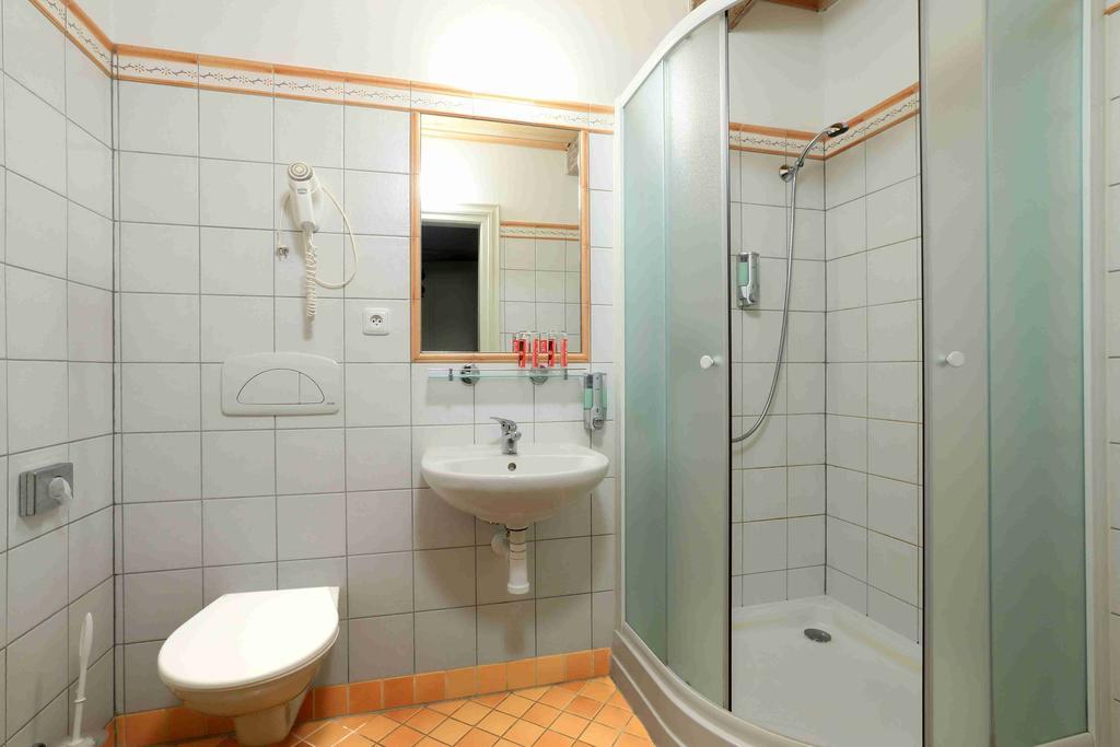 Hotel Hradni Basta Bečov nad Teplou Esterno foto