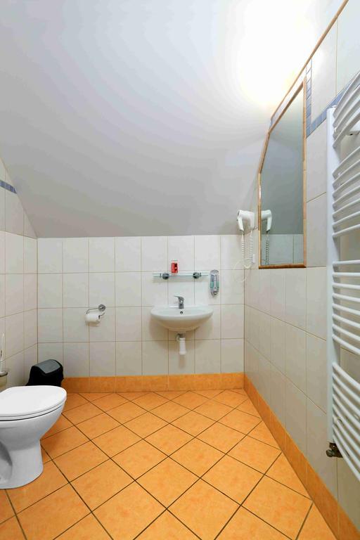 Hotel Hradni Basta Bečov nad Teplou Esterno foto