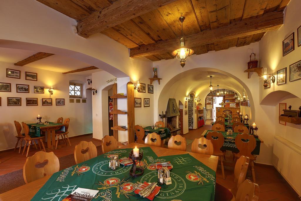 Hotel Hradni Basta Bečov nad Teplou Esterno foto