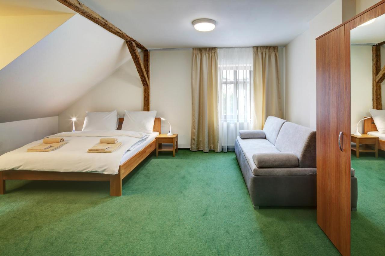 Hotel Hradni Basta Bečov nad Teplou Esterno foto
