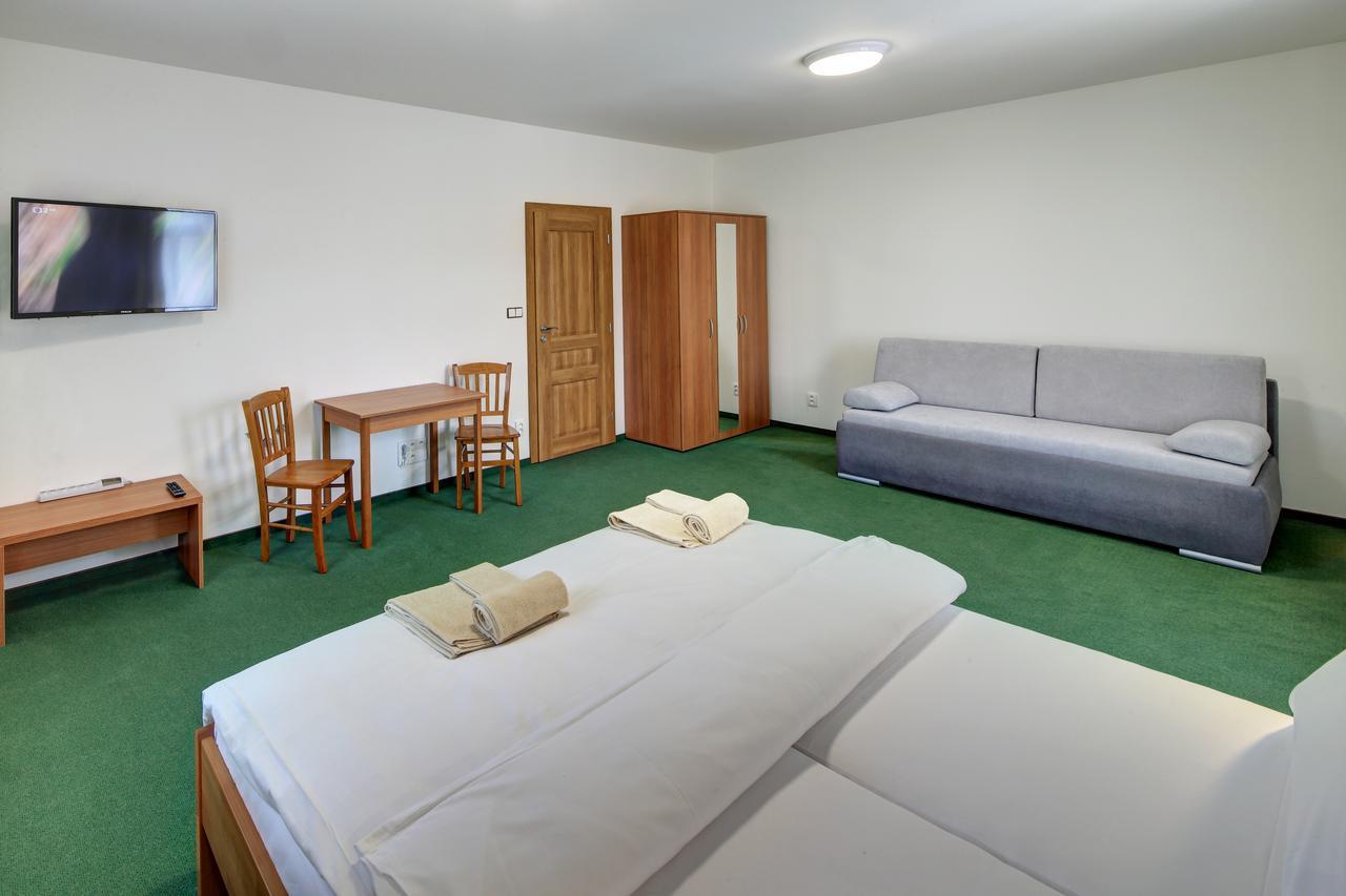 Hotel Hradni Basta Bečov nad Teplou Esterno foto