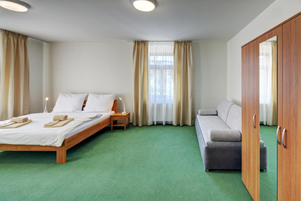 Hotel Hradni Basta Bečov nad Teplou Esterno foto