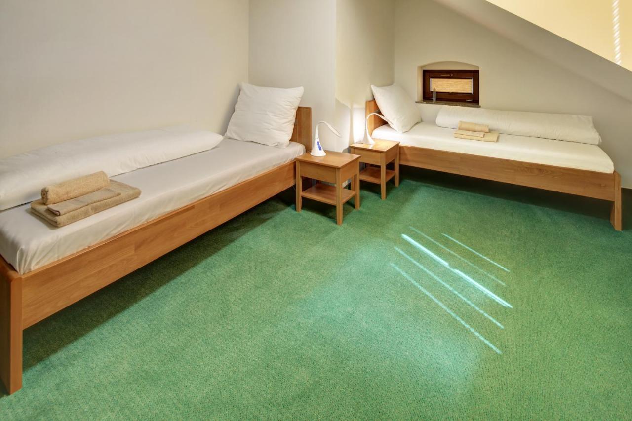 Hotel Hradni Basta Bečov nad Teplou Esterno foto