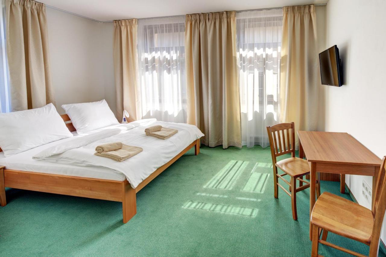 Hotel Hradni Basta Bečov nad Teplou Esterno foto