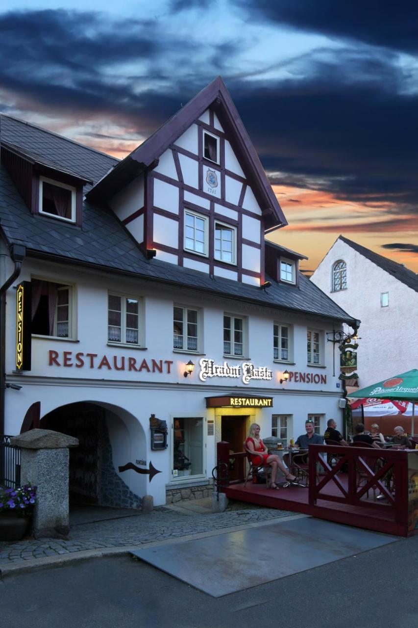 Hotel Hradni Basta Bečov nad Teplou Esterno foto