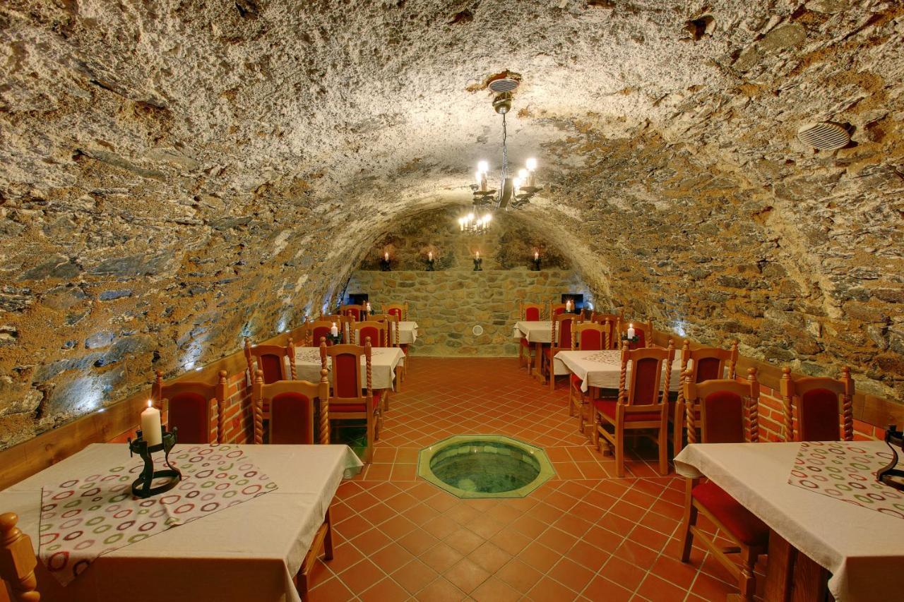 Hotel Hradni Basta Bečov nad Teplou Esterno foto